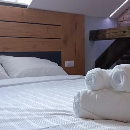 From A To Z - Lux Center Daire